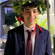 Insegnante neolaureato di storia ed inglese per studenti